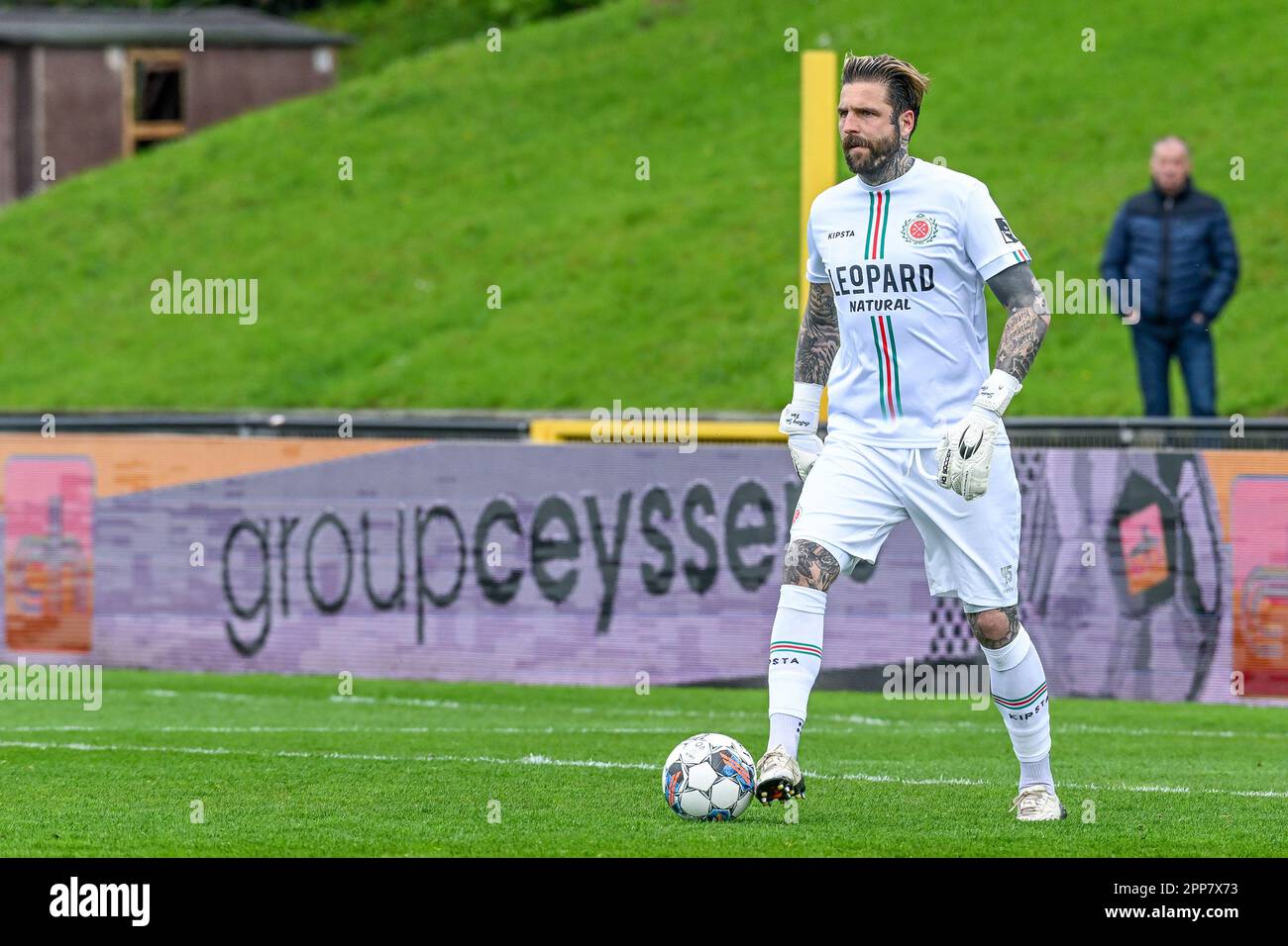 Deinze, Belgium. 22nd Apr, 2023. goalkeeper Anthony Sadin (45) of Virton pictured during a soccer game between KMSK Deinze and Virton during the 8 th matchday in the Challenger Pro League relegation play-offs for the 2022-2023 season, on Saturday 22 April 2023 in Deinze, Belgium . Credit: sportpix/Alamy Live News Stock Photo