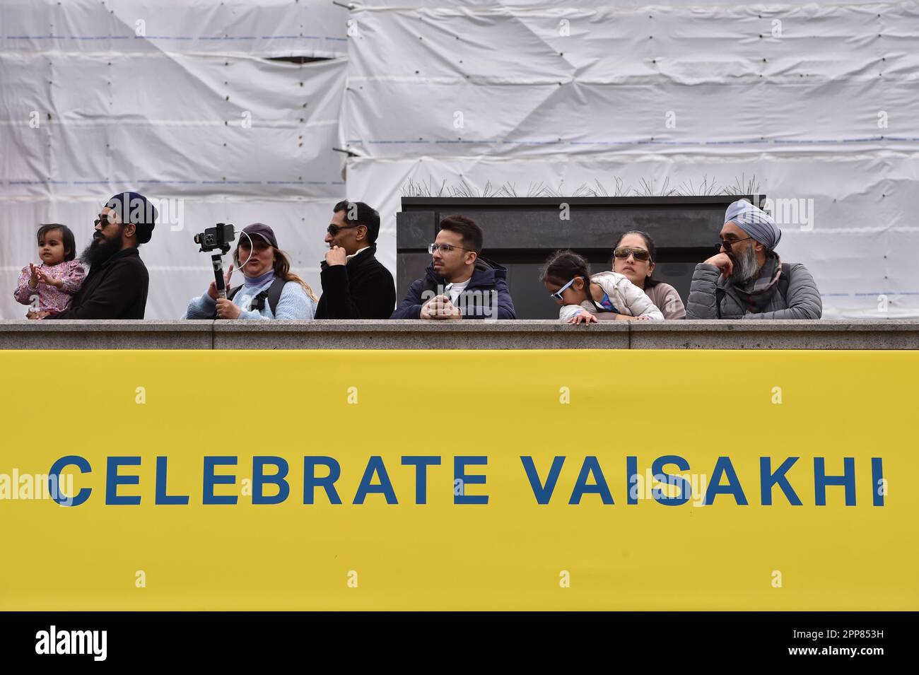 London, England, UK. 22nd Apr, 2023. Sikhs celebrate the Vaisakhi Festival in London's Trafalgar Square, a celebration of Sikh New Year and culture, and Punjabi tradition. (Credit Image: © Thomas Krych/ZUMA Press Wire) EDITORIAL USAGE ONLY! Not for Commercial USAGE! Stock Photo