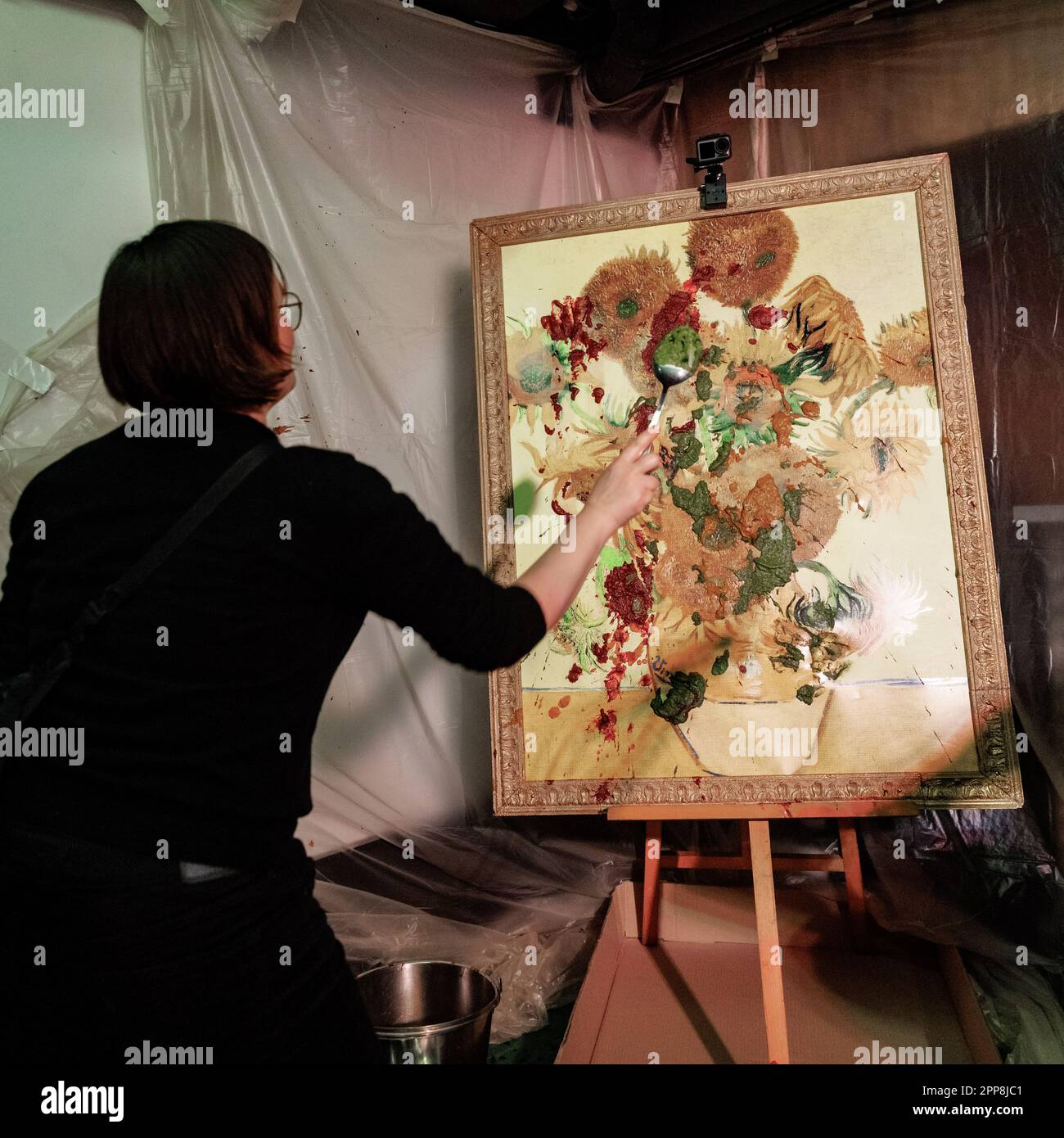 Media van fire hires stock photography and images Alamy