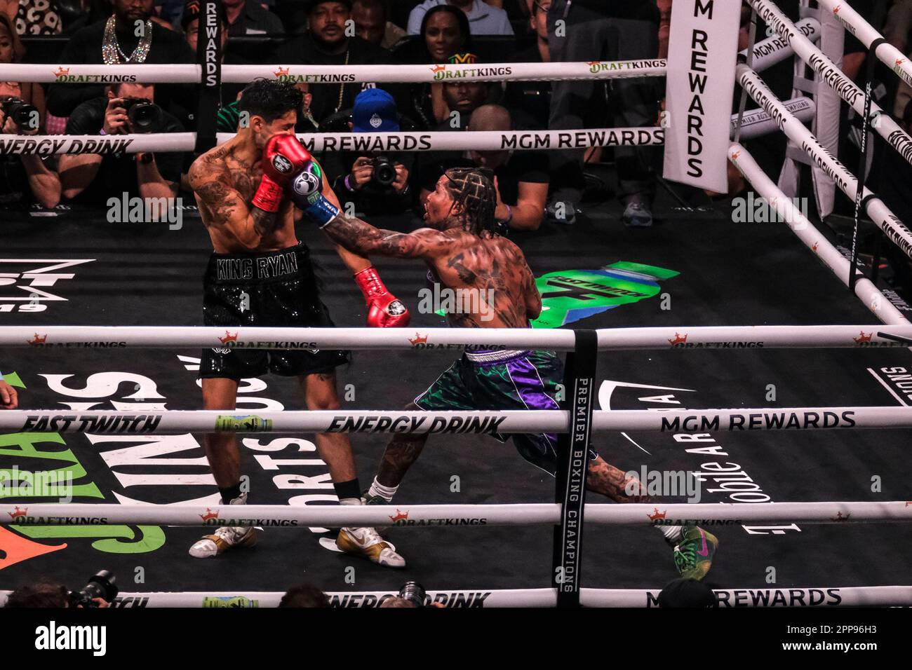 Gervonta davis ryan garcia knockout hi-res stock photography and images ...