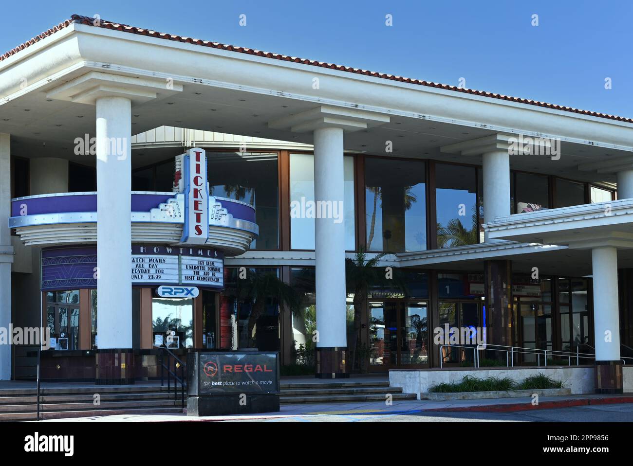 NEWPORT BEACH, CALIFORNIA - 22 APR 2023: Regal Edwards Big Newport Theater in Fashion Island. Stock Photo