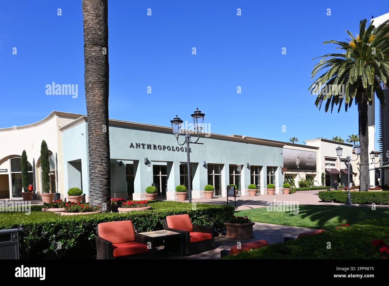 Fashion island newport beach hi-res stock photography and images
