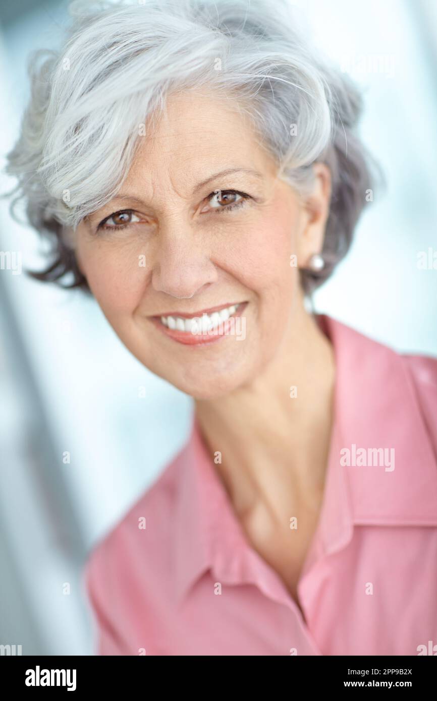 Cheerful senior lady grey hair hi-res stock photography and images - Alamy