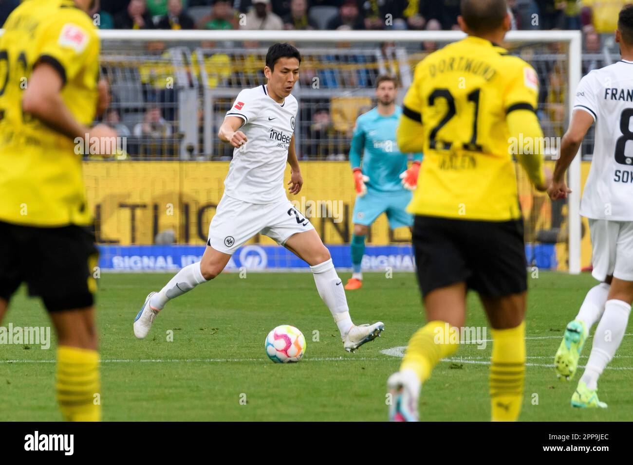 NO SALES IN JAPAN! Makoto HASEBE, Eintracht Frankfurt, with ball, single action with ball, action, soccer 1st Bundesliga, 29th matchday, Borussia Dortmund (DO) - Eintracht Frankfurt (F) 4: 0, on April 22nd, 2023 in Dortmund/ Germany. Stock Photo