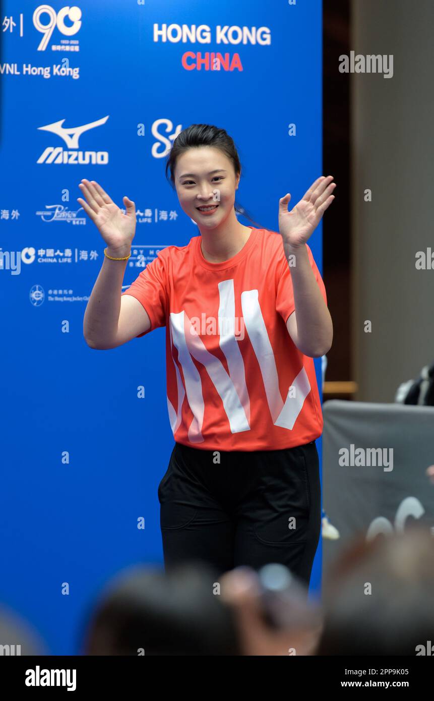 Talabalar stoli ostidagi yashirin kamera