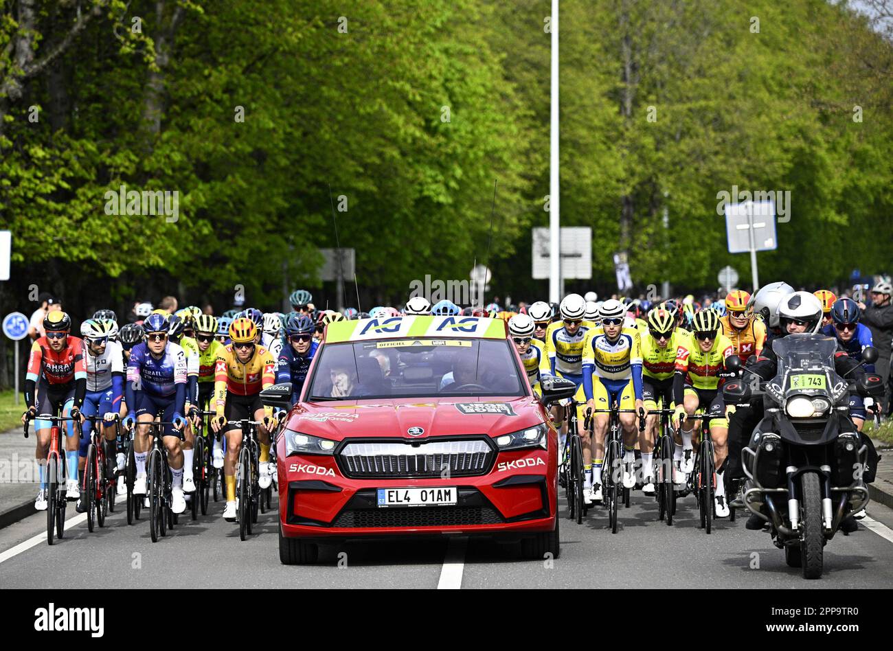 Liege, Belgium. 23rd Apr, 2023. The pack of riders pictured at the start of the men elite race of the Liege-Bastogne-Liege one day cycling event, 258,5km from Liege, over Bastogne to Liege, Sunday 23 April 2023. BELGA PHOTO JASPER JACOBS Credit: Belga News Agency/Alamy Live News Stock Photo