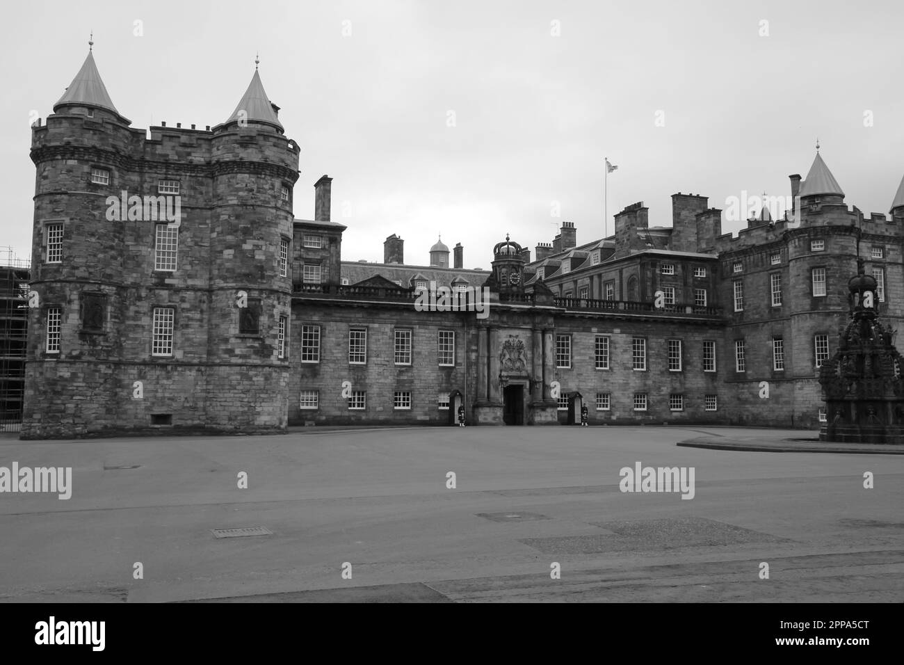 Palace of Holyroodhouse, Edinburgh, Scotland Stock Photo Alamy