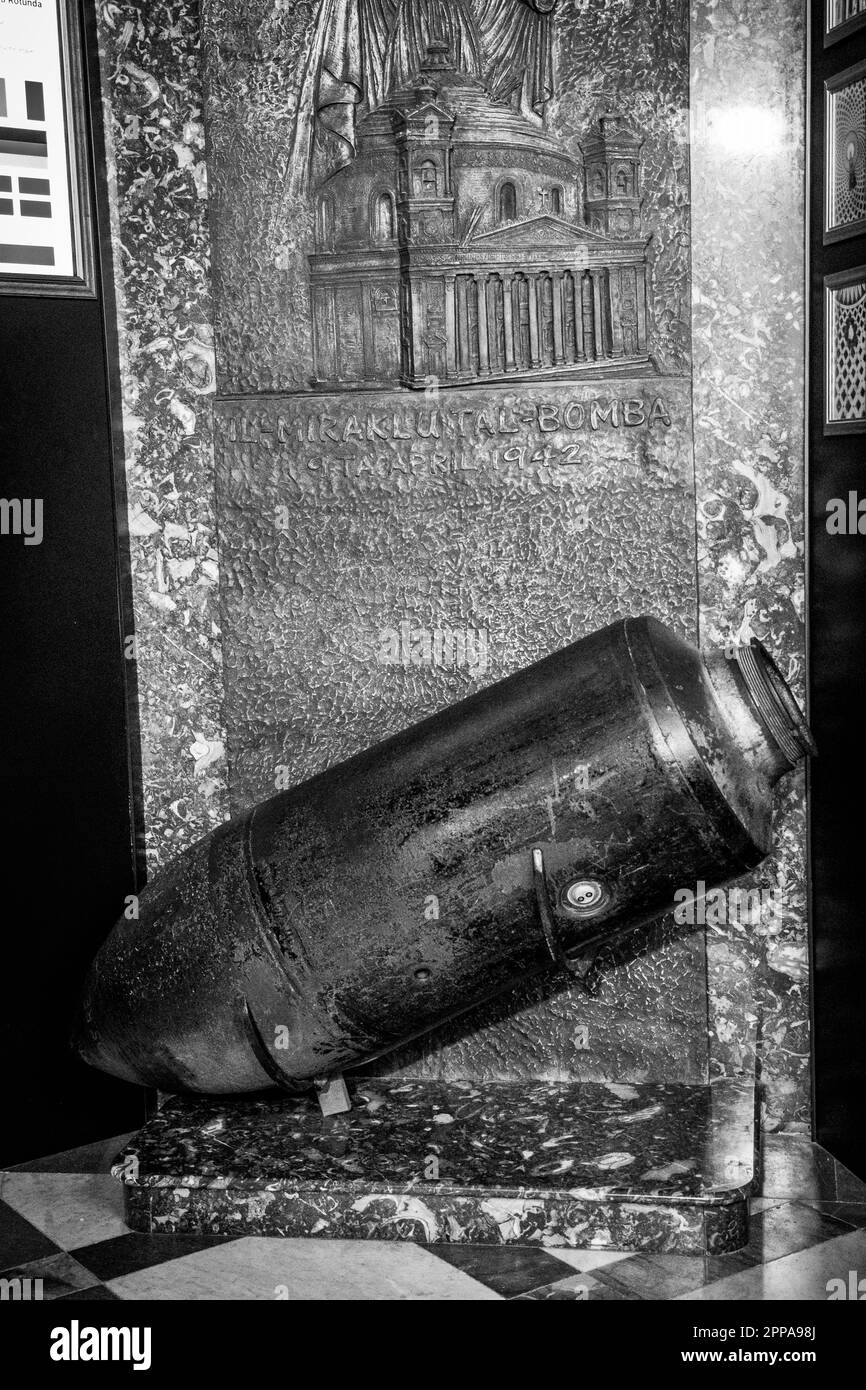 Ww2 replica Black and White Stock Photos & Images - Alamy