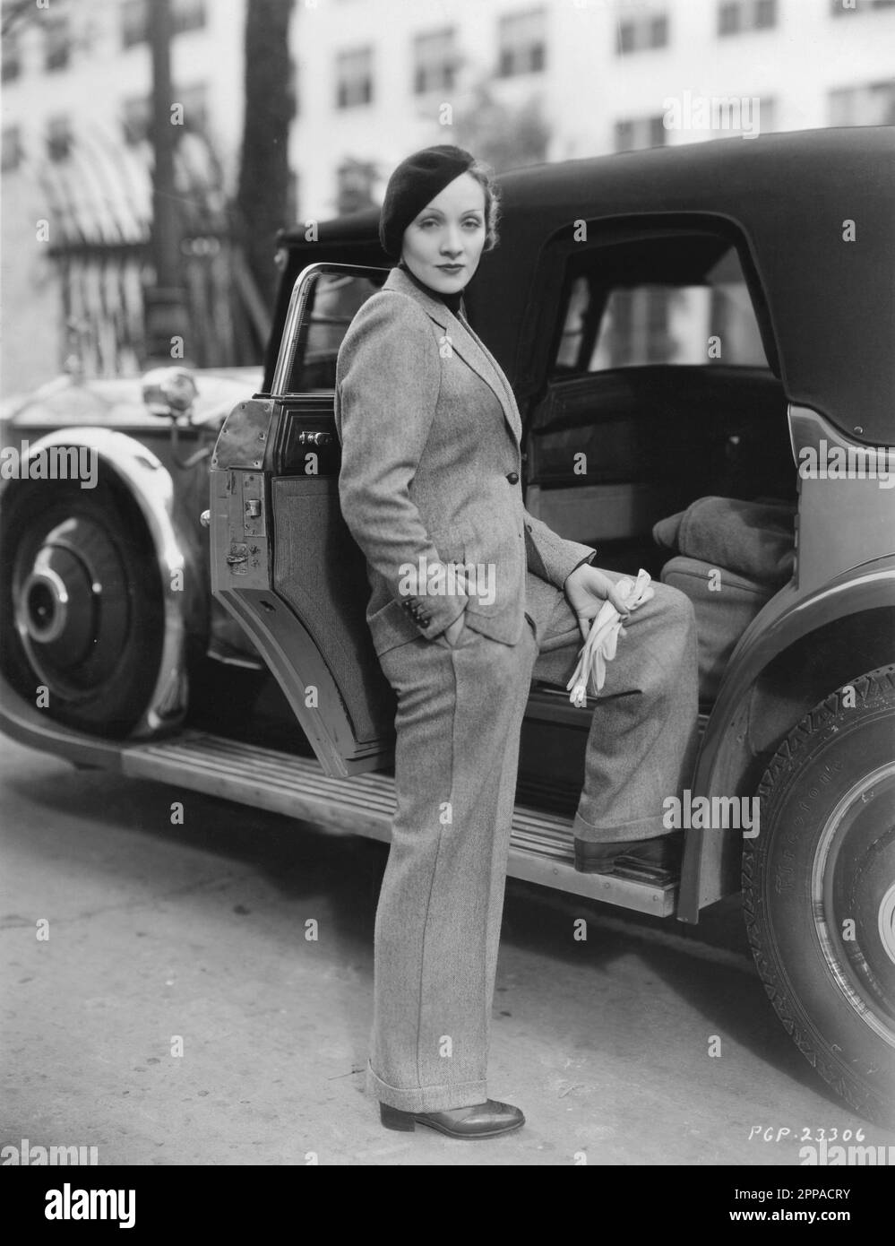 Marlene dietrich trousers Black and White Stock Photos & Images - Alamy