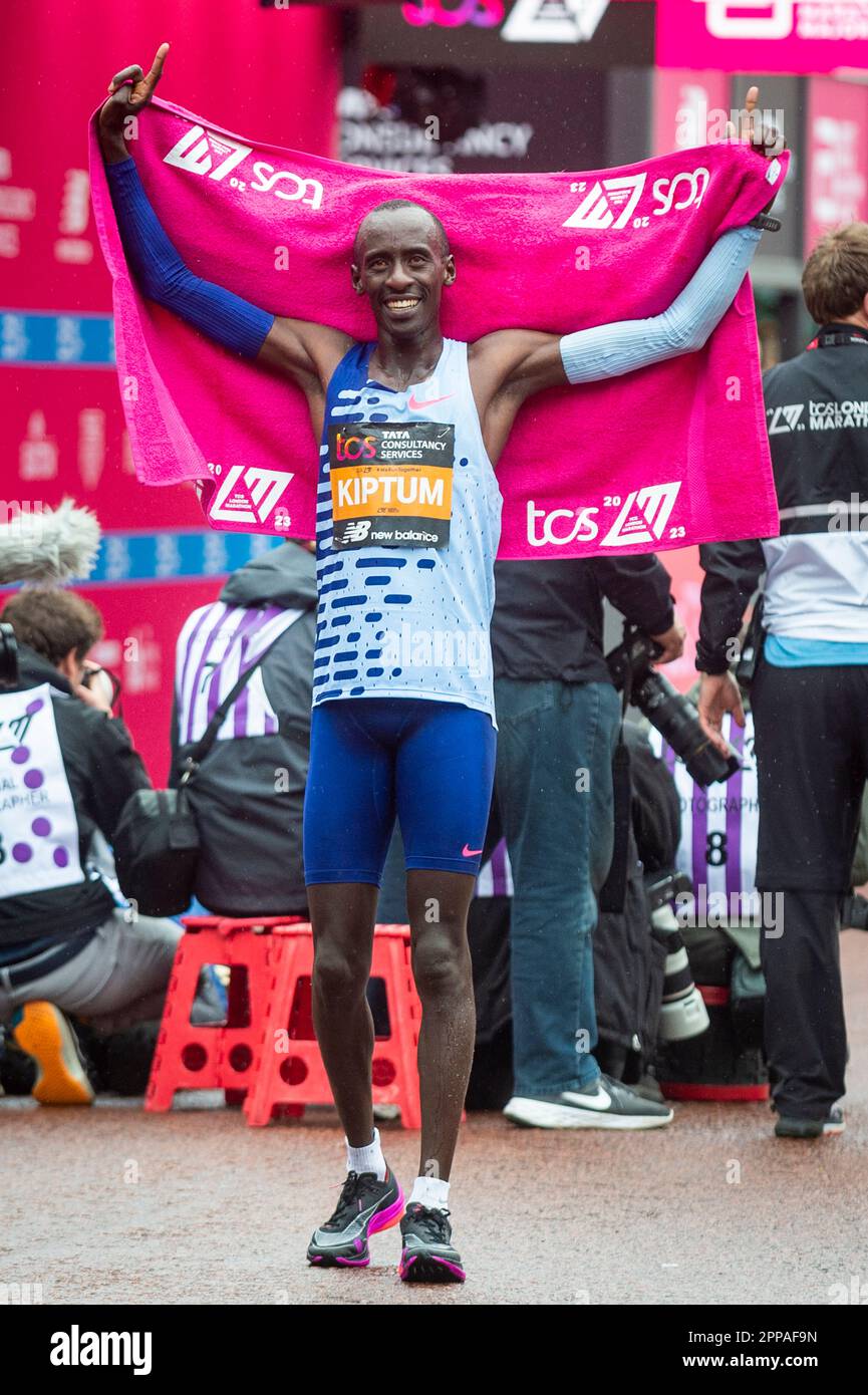 London, UK. 23 April 2023. Kelvin Kiptum (KEN), winner elite men, celebrates at the finish of