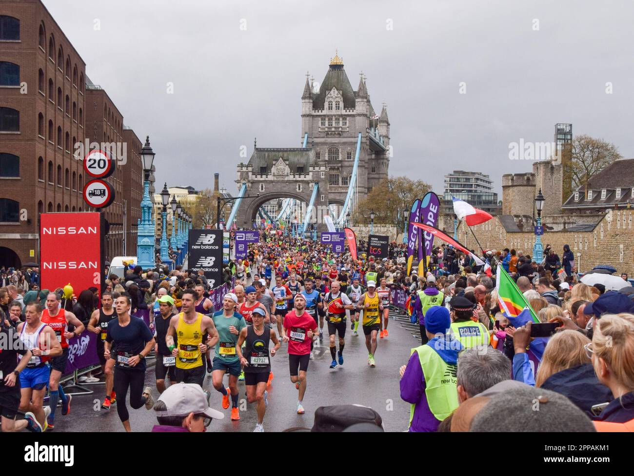 London Marathon 2023 Medal Hi res Stock Photography And Images Alamy london-marathon-2023-medal-hi-res-stock-photography-and-images-alamy