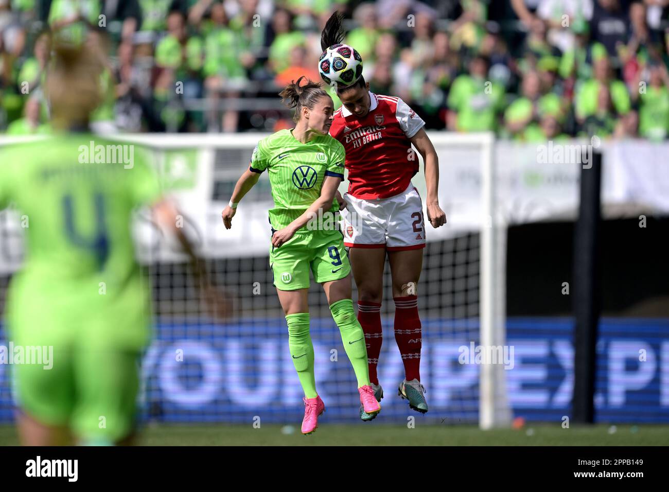 WOLFSBURG - (l-r) Ewa Pajor Of VFL Wolfsburg Women, Rafaelle Of Arsenal ...