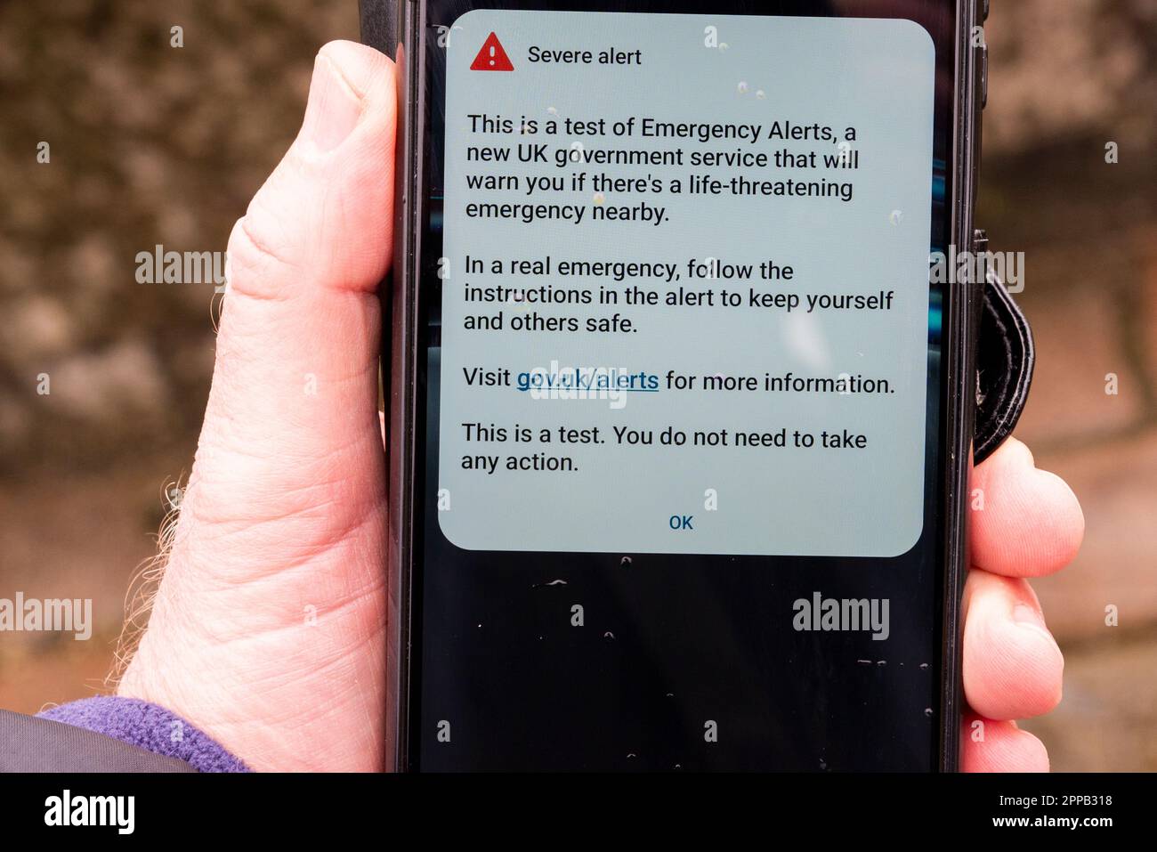 Tower Hill, London, UK. 23rd April, 2023. A test alert has been sent to