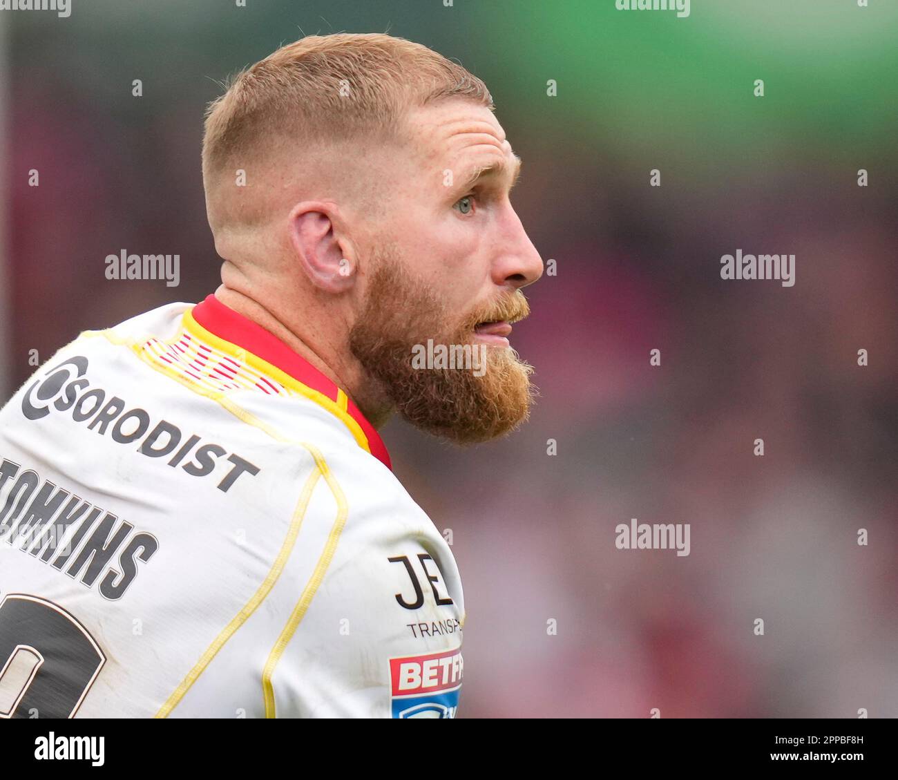 Sam Tomkins #29 of Catalans Dragons during the Betfred Super League Round 10 match Salford Red Devils vs Catalans Dragons at AJ Bell Stadium, Eccles, United Kingdom, 23rd April 2023  (Photo by Steve Flynn/News Images) Stock Photo