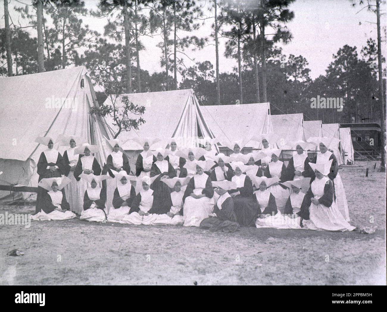 Spanish American War Nurses Stock Photo Alamy