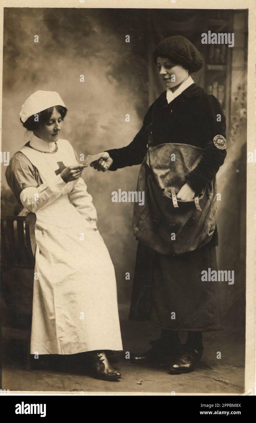 Vintage nurse hi-res stock photography and images - Alamy