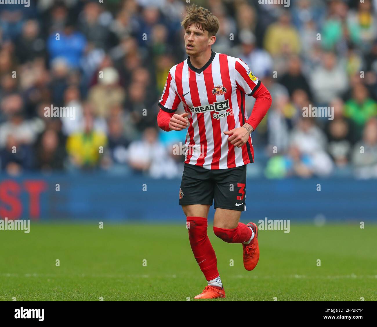 Dennis Cirkin #3 of Sunderland during the Sky Bet Championship match West Bromwich Albion vs Sunderland at The Hawthorns, West Bromwich, United Kingdom, 23rd April 2023  (Photo by Gareth Evans/News Images) Stock Photo
