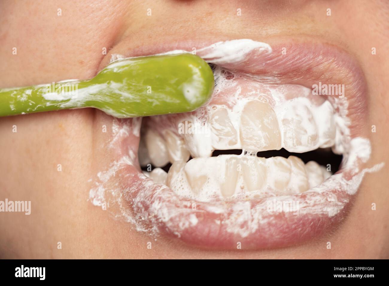 Man brushing tongue hires stock photography and images Alamy