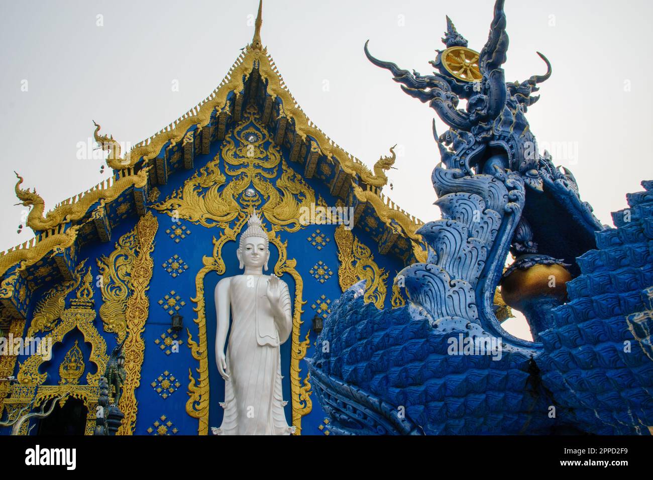 Blue Temple Wat Rong Suea Ten, Beautiful temple in Chiang Rai province ...