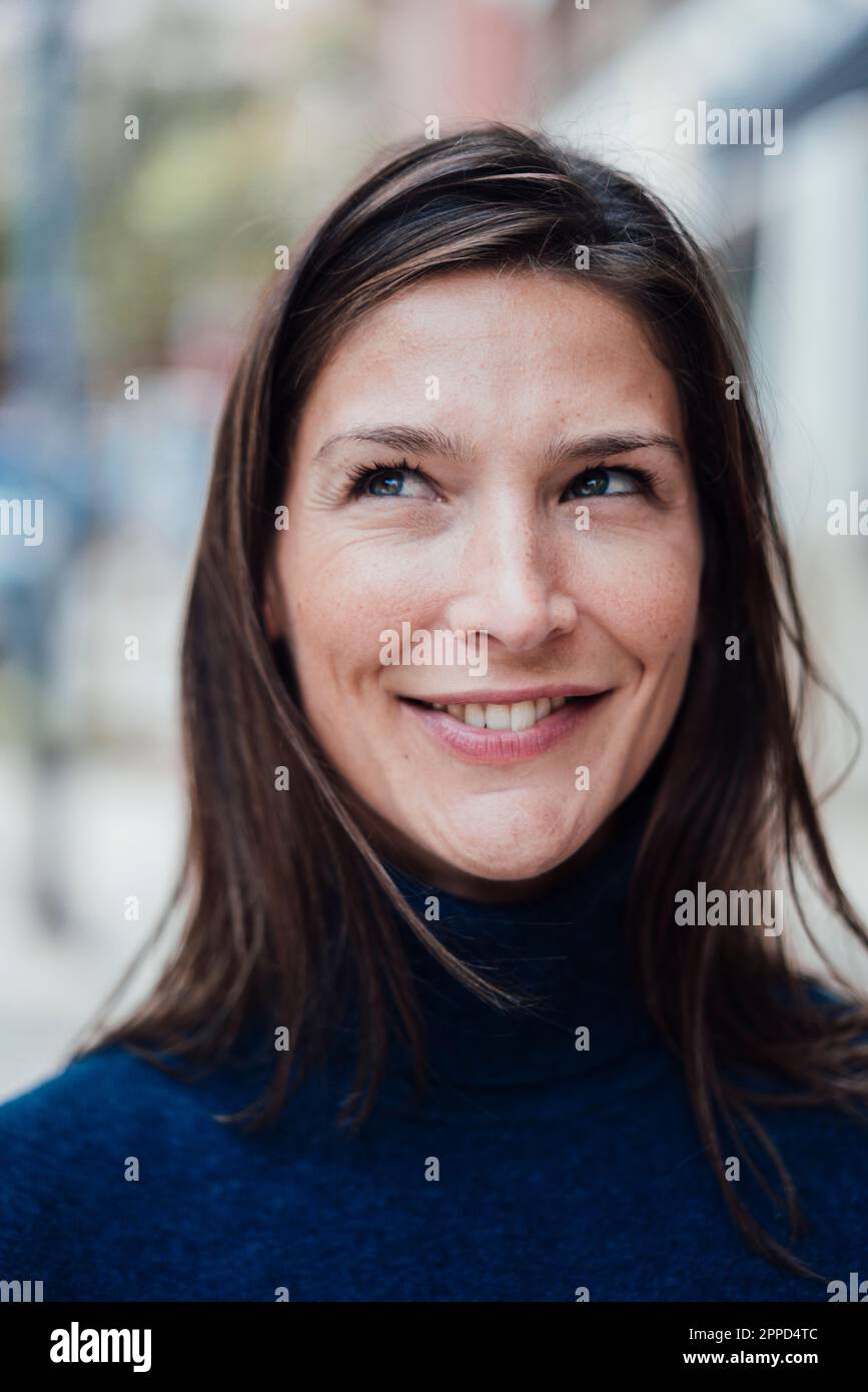 Woman brown hair in hi-res stock photography and images - Alamy