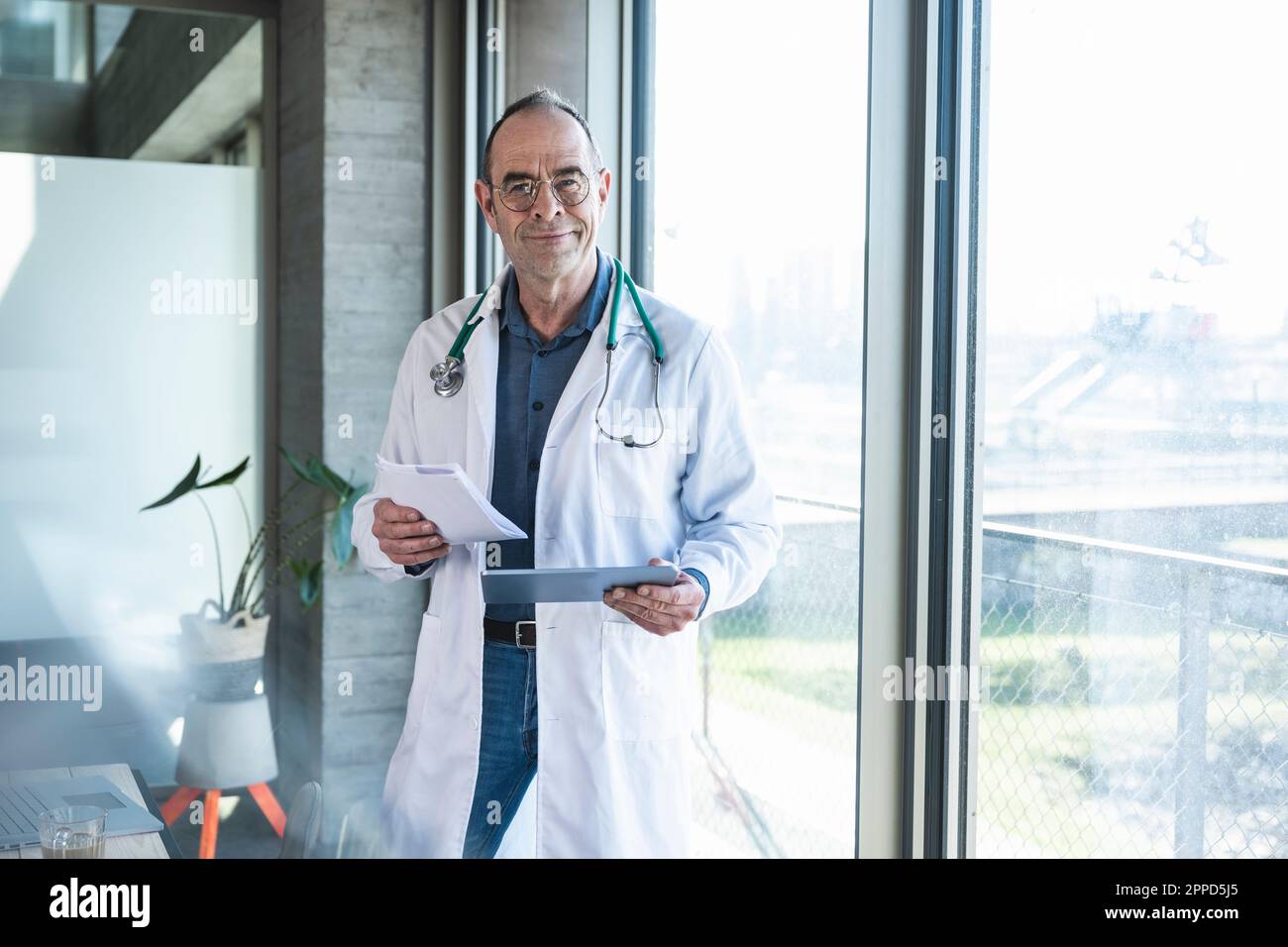 Digital doctor prescription hi-res stock photography and images - Alamy