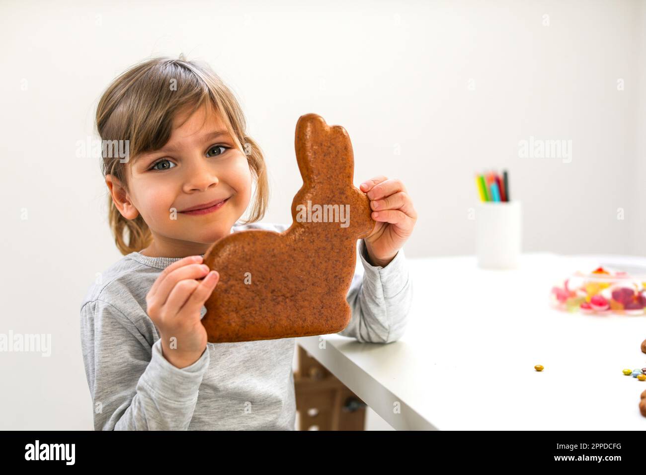 Female bunny rabbit at table hi-res stock photography and images - Alamy