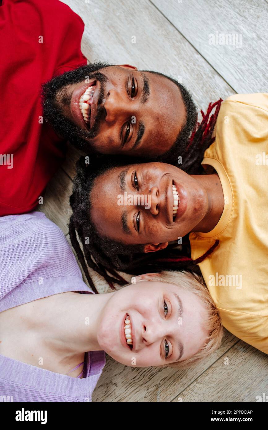 Side view multiracial group hi-res stock photography and images - Alamy