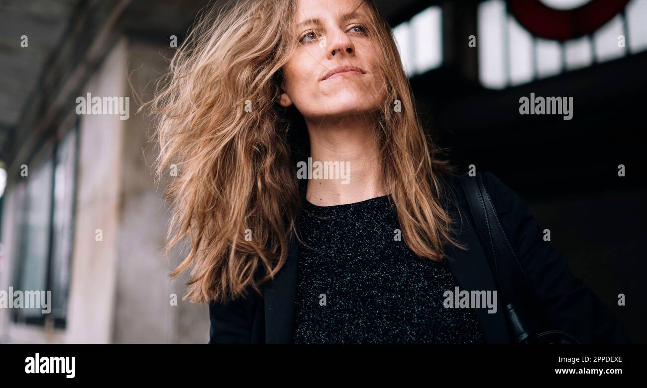 Long blond hair female hi-res stock photography and images - Alamy