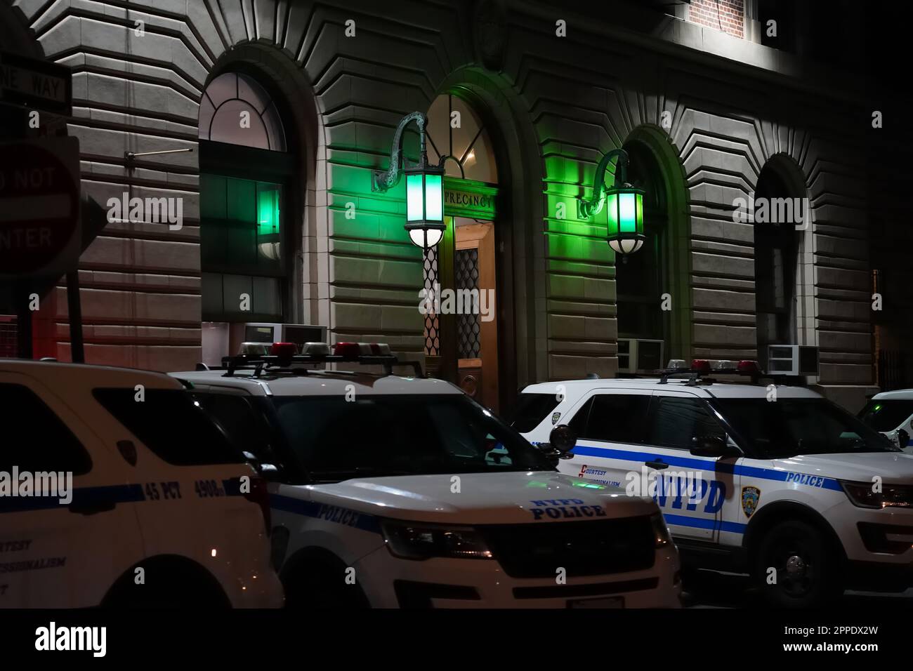 Night time bronx hi-res stock photography and images - Alamy