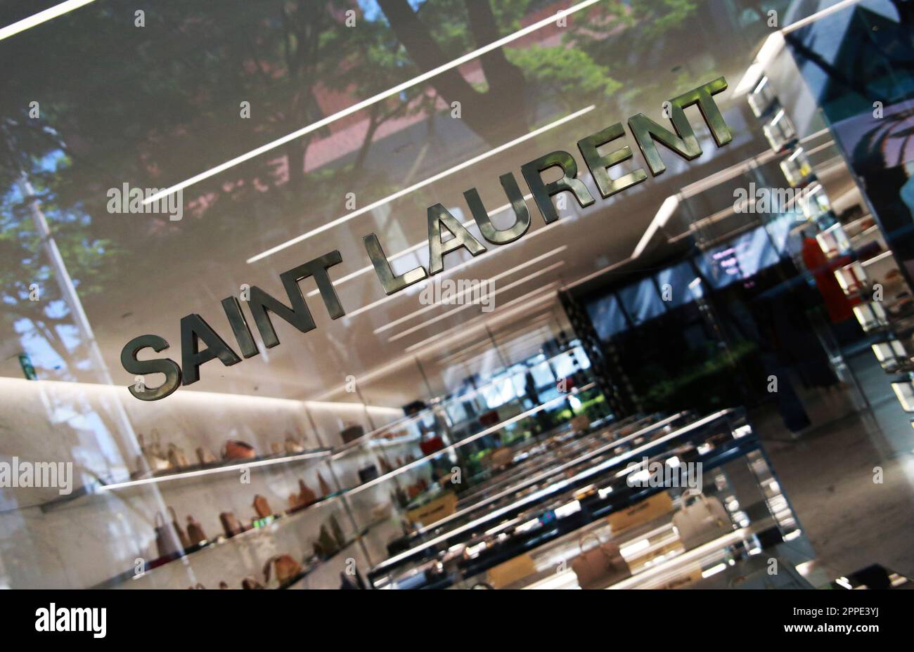 Saint top laurent company