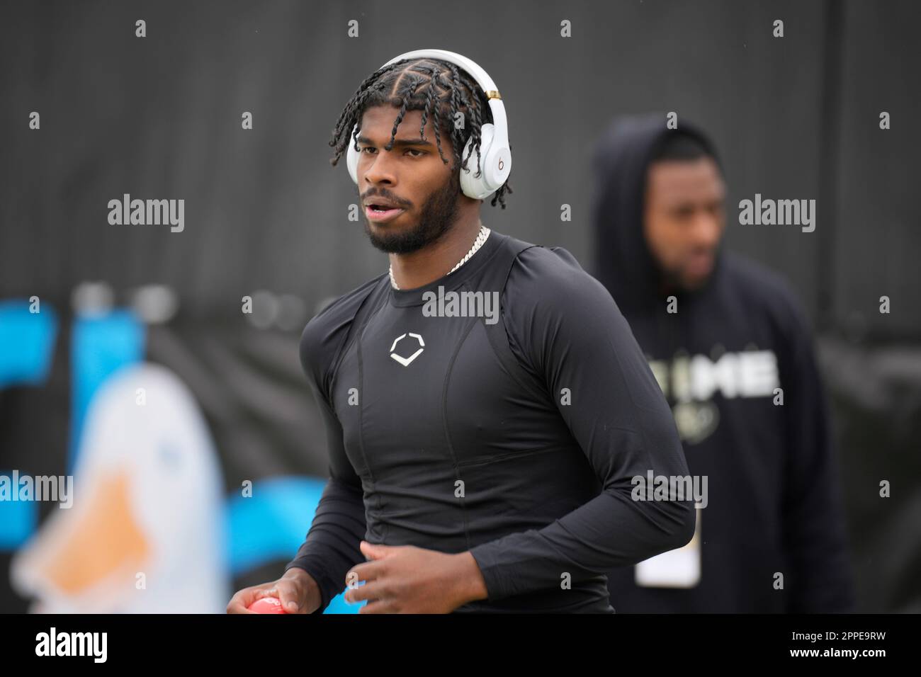 Colorado quarterback Shedeur Sanders (2) warms up before the team's