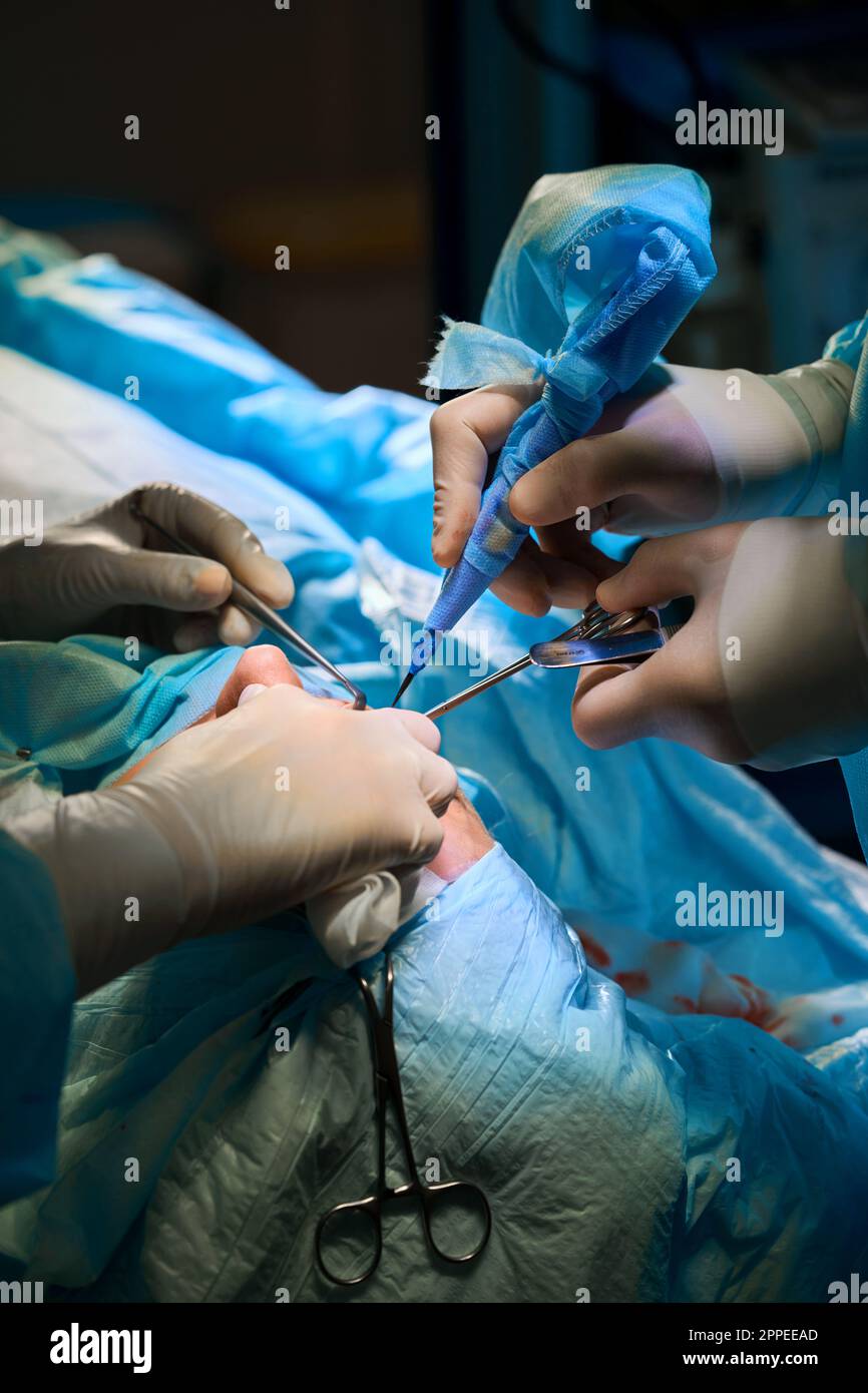 Surgical hand scrub hi-res stock photography and images - Alamy