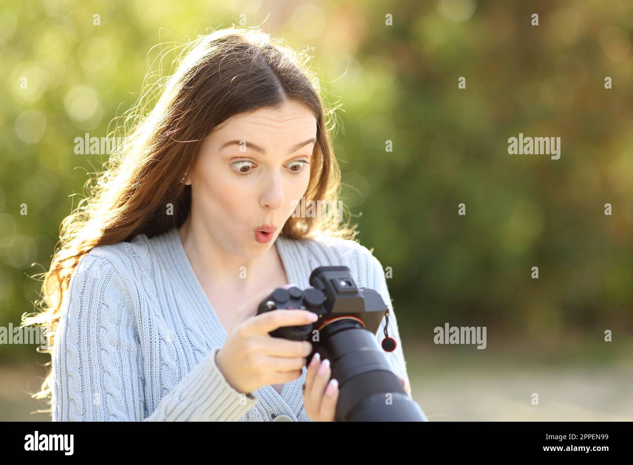 Mirrorless camera photos hi-res stock photography and images - Alamy