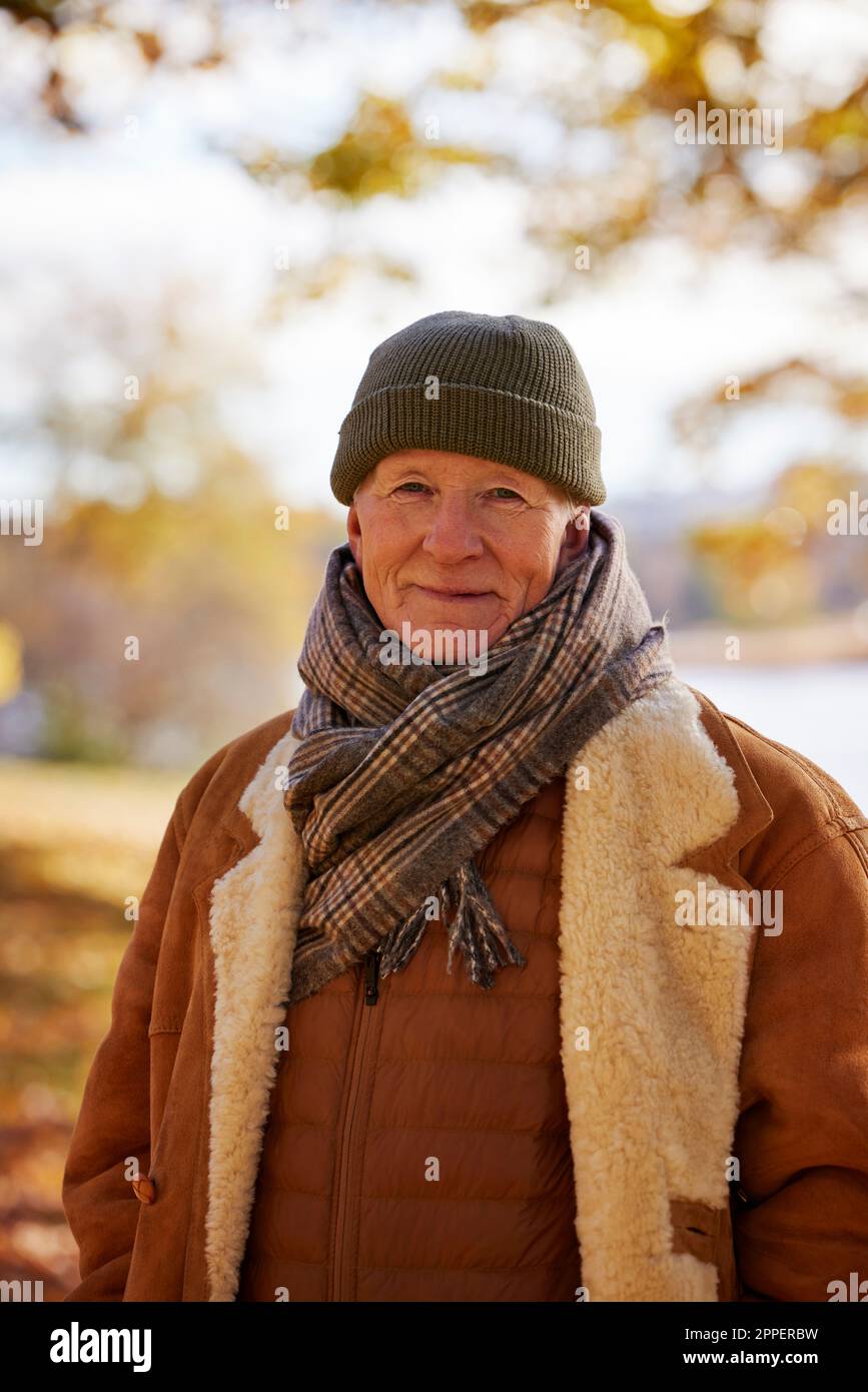 Senior smiling fall hi-res stock photography and images - Alamy
