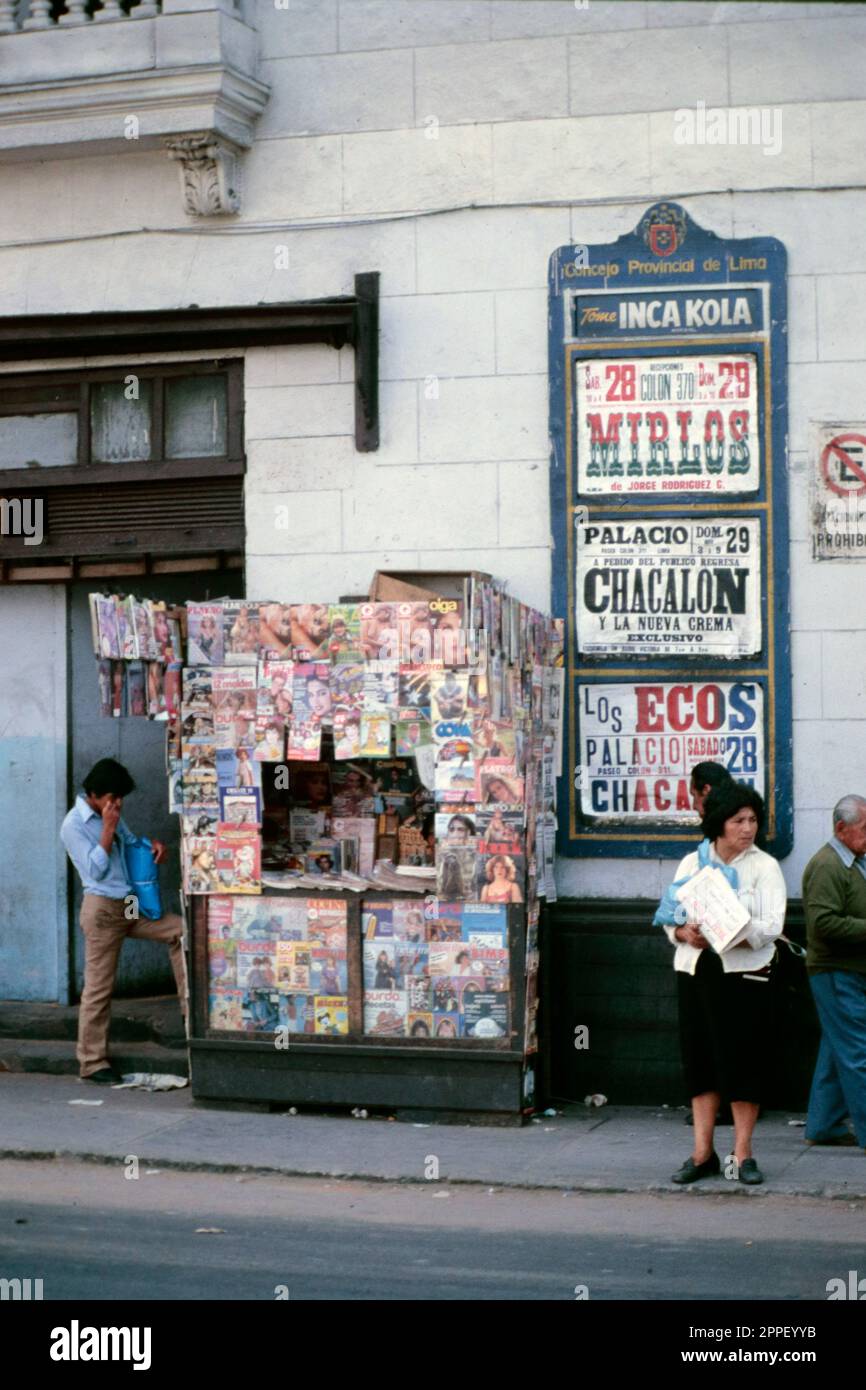 News vendor, magazines for sale in the street, Lima, Peru, 1981 Stock Photo
