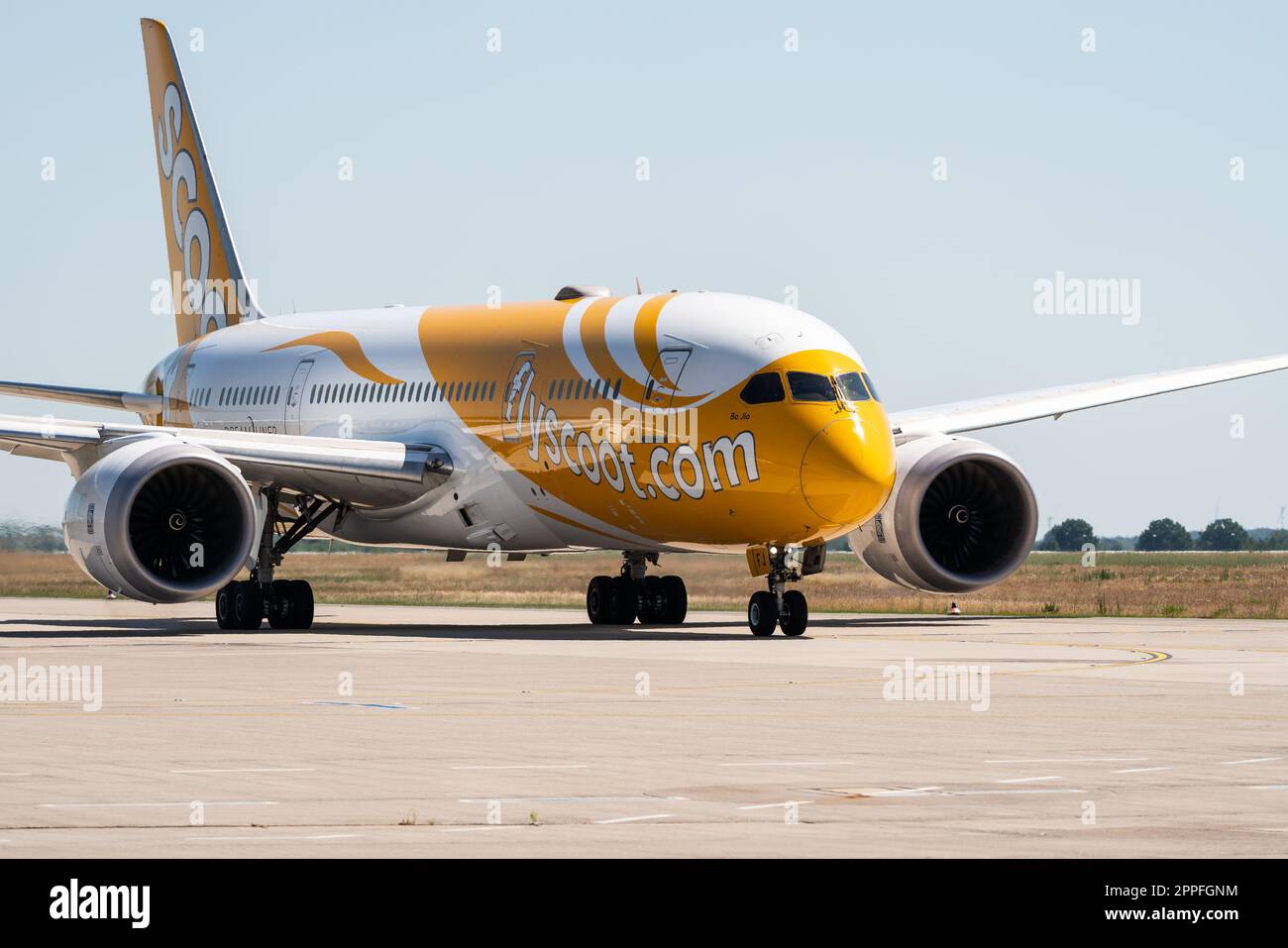 BERLIN, GERMANY - JUNE 23, 2022: Wide-body jet airliner Boeing 787-8 Dreamliner of Scoot airline. Stock Photo