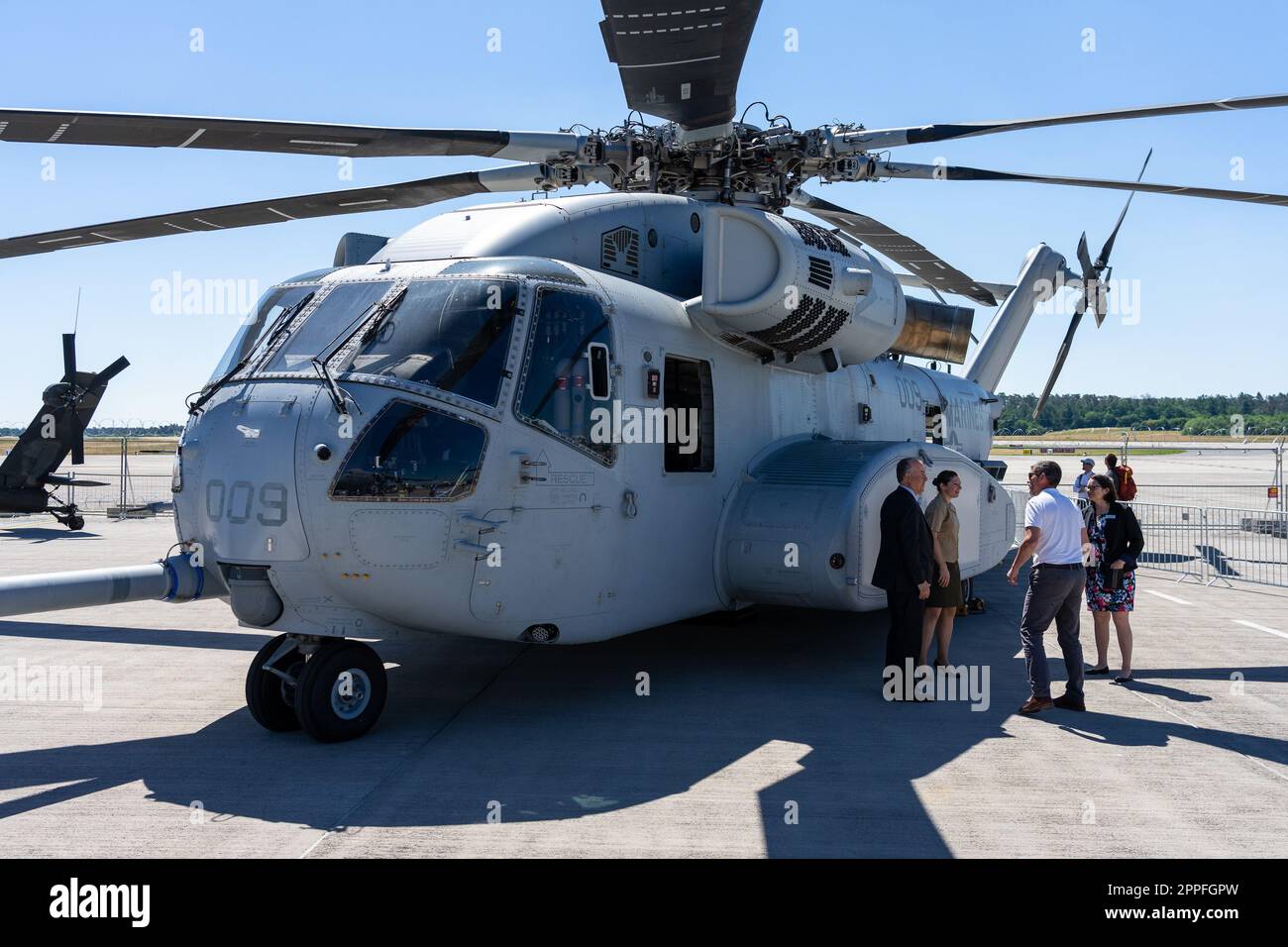 BERLIN, GERMANY - JUNE 23, 2022: Heavy-lift cargo helicopter Sikorsky  CH-53K King Stallion by United States Marine Corps on the airfield.  Exhibition ILA Berlin Air Show 2022 Stock Photo - Alamy