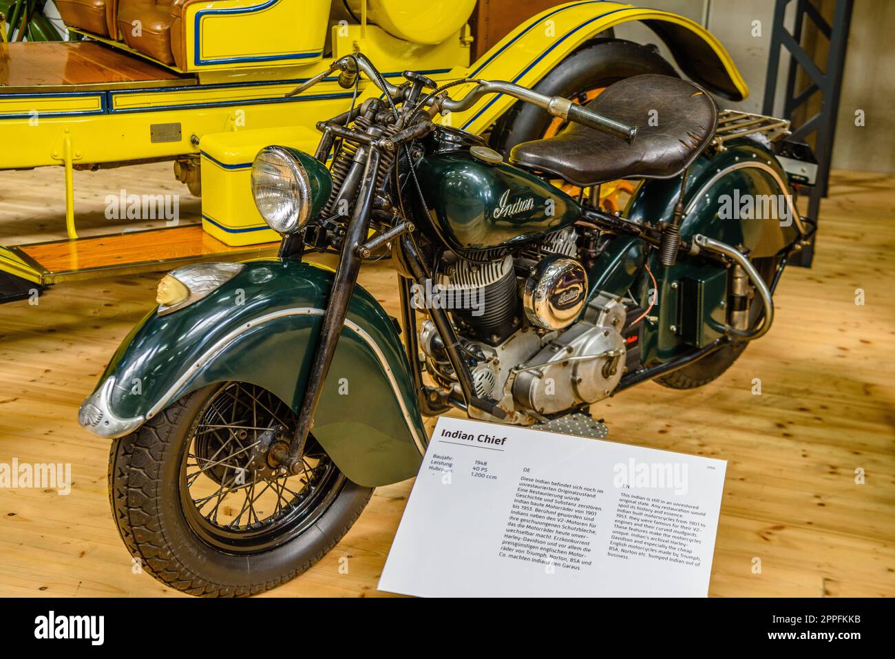 1945 INDIAN MOTORCYCLE CHIEF - Lyon Air Museum