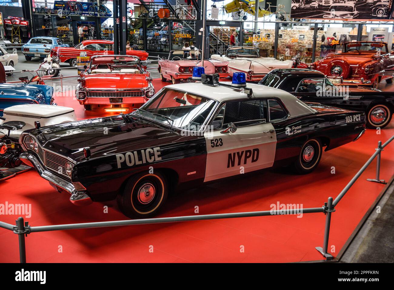 SINSHEIM, GERMANY - MAI 2022: police car Ford Galaxie 500 3rd generation Stock Photo