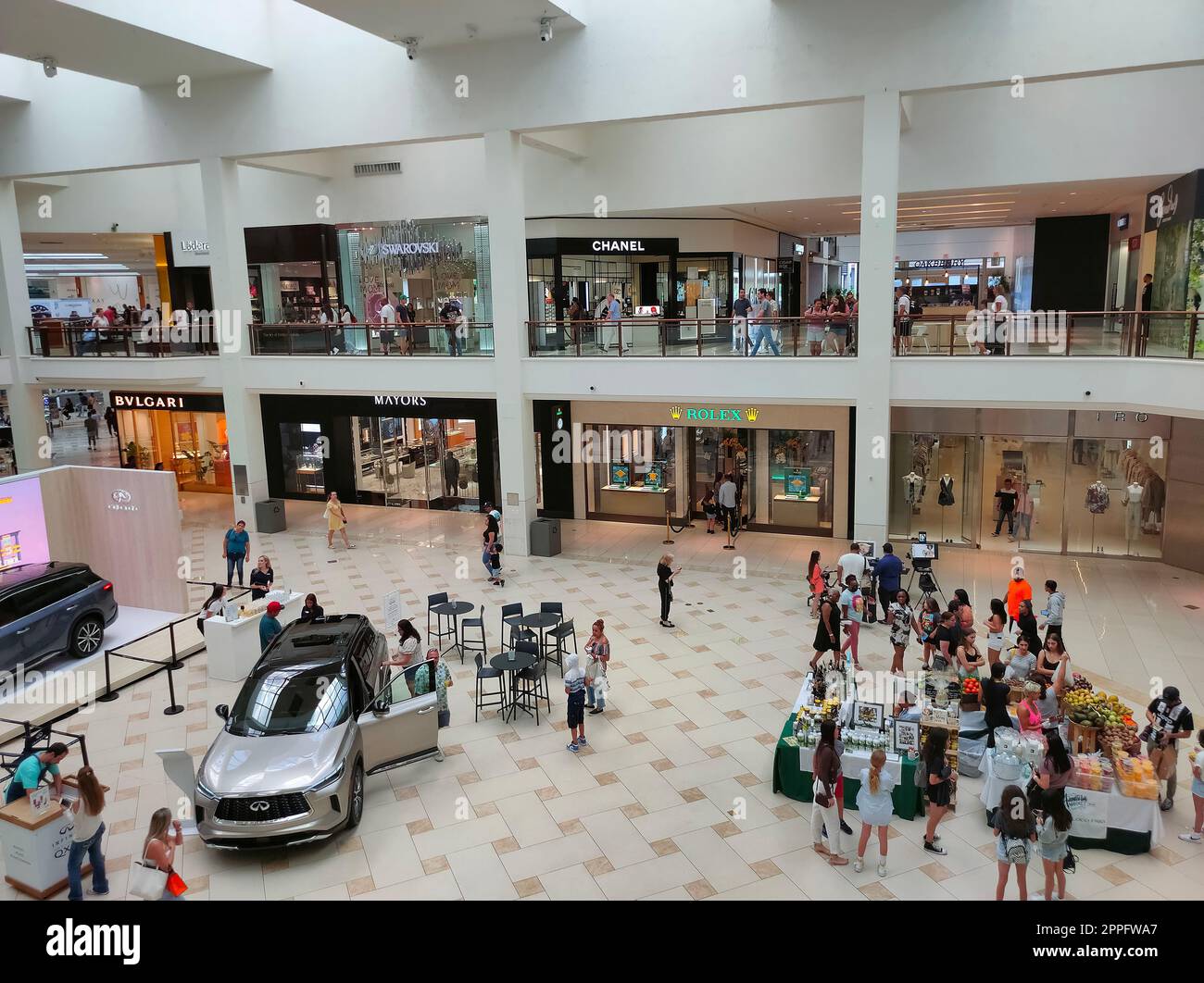 Aventura miami shopping hi-res stock photography and images - Alamy