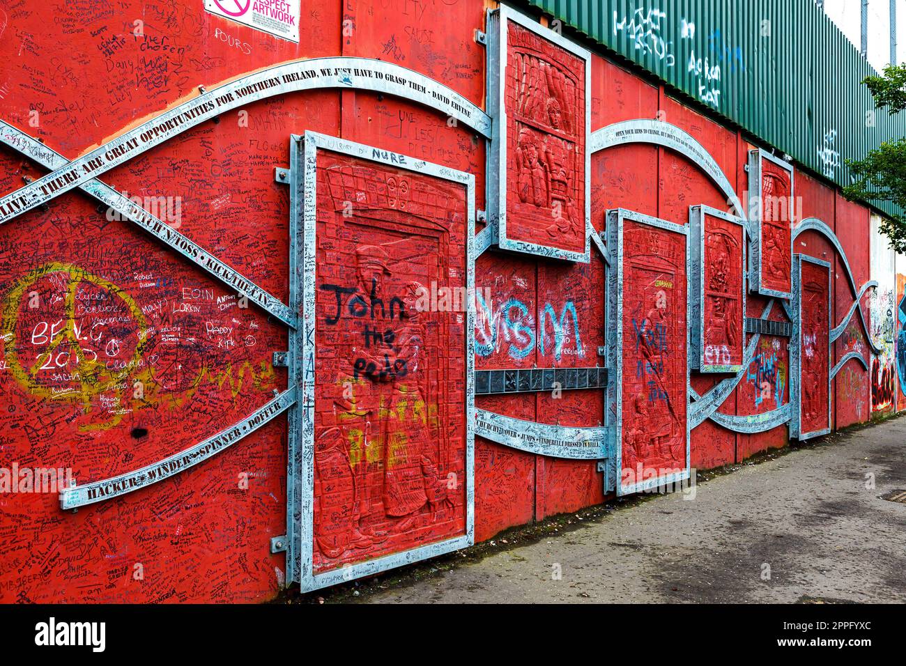 Graffiti in the Shankill Road in Belfast Stock Photo Alamy