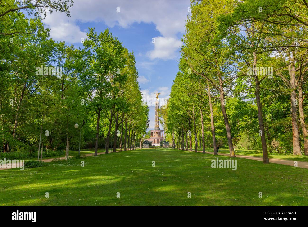 The Golden Statue of Victoria Stock Photo Alamy