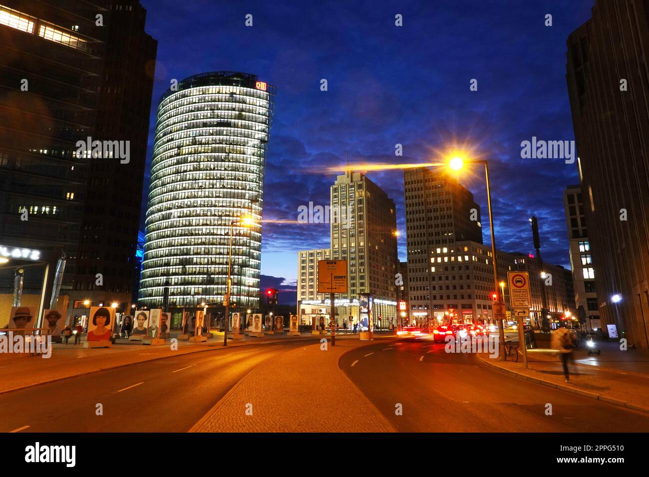 Blick von der Stresemann-Strasse zum Potsdamer Platz Stock Photo