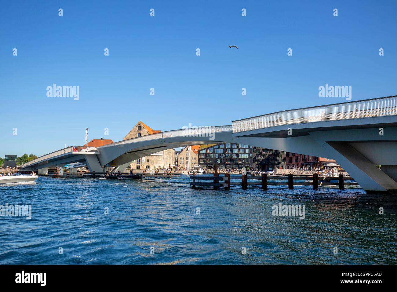 Inderhavnsbroen (Inner Harbour Bridge), pedestrian and bicyclist bridge, Copenhagen, Denmark Stock Photo