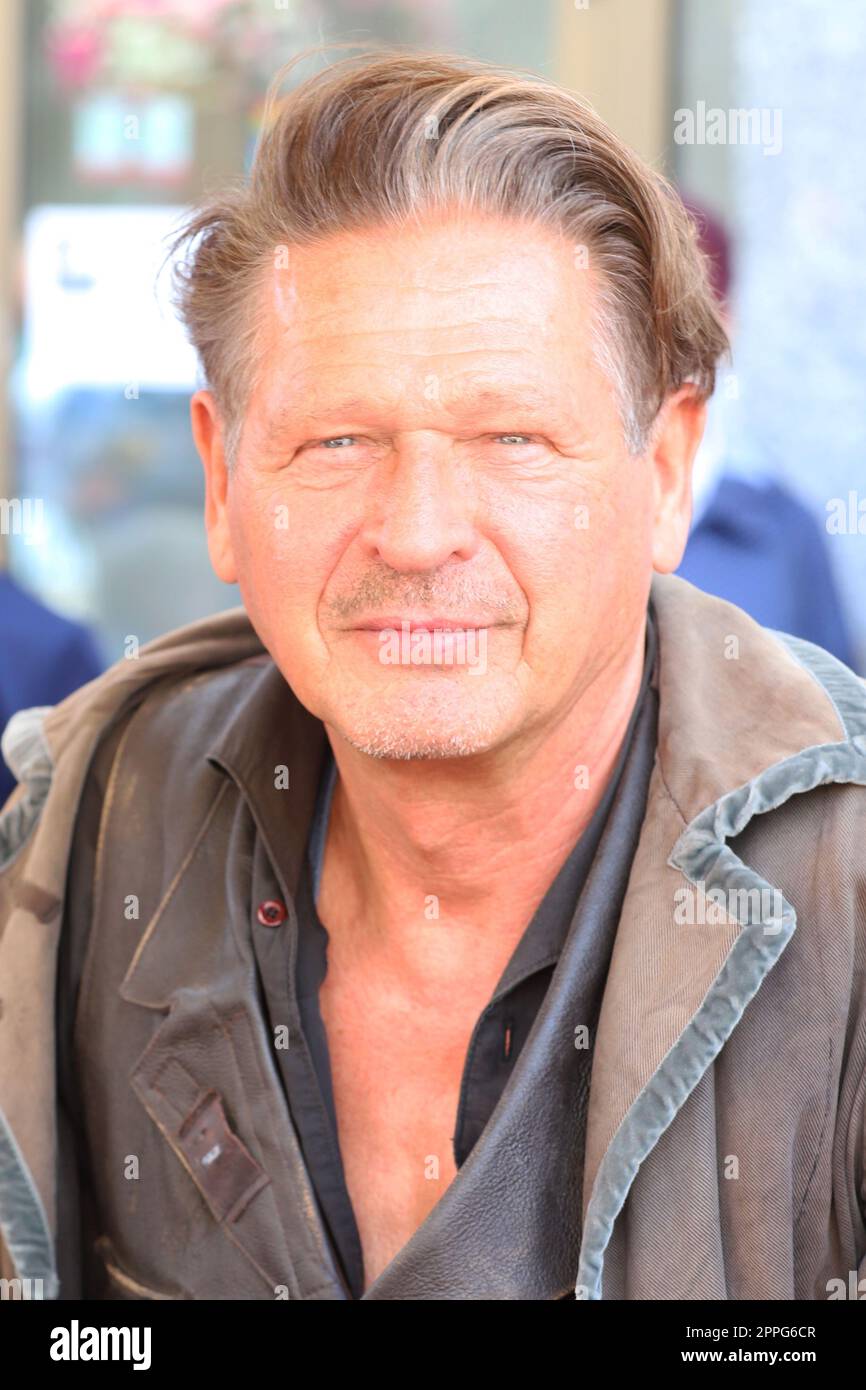 Joshy Peters,autograph session of the ensemble of the Karl May Festival,pedestrian zone,Bad Segeberg,06.08.2022 Stock Photo