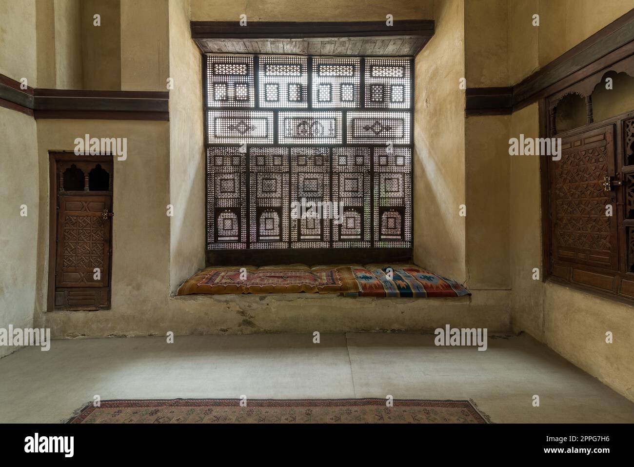 Hall at historic ottoman El Sehemy house, with Interleaved wooden window - Mashrabiya, Cairo, Egypt Stock Photo