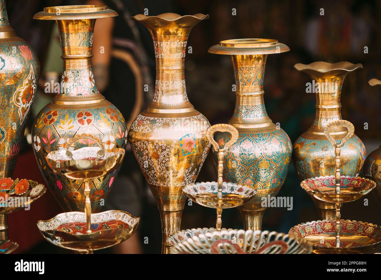Goa, India. Indian Eastern Jugs On Local Goa Market. Popular Souvenirs From India. Market Of Antiques Old Retro Vintage Things Stock Photo