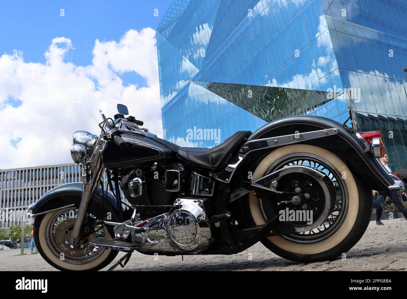 Motorrad vor dem Cube Berlin, wÃ¼rfelfÃ¶rmiges BÃ¼rogebÃ¤ude auf dem Washingtonplatz Stock Photo