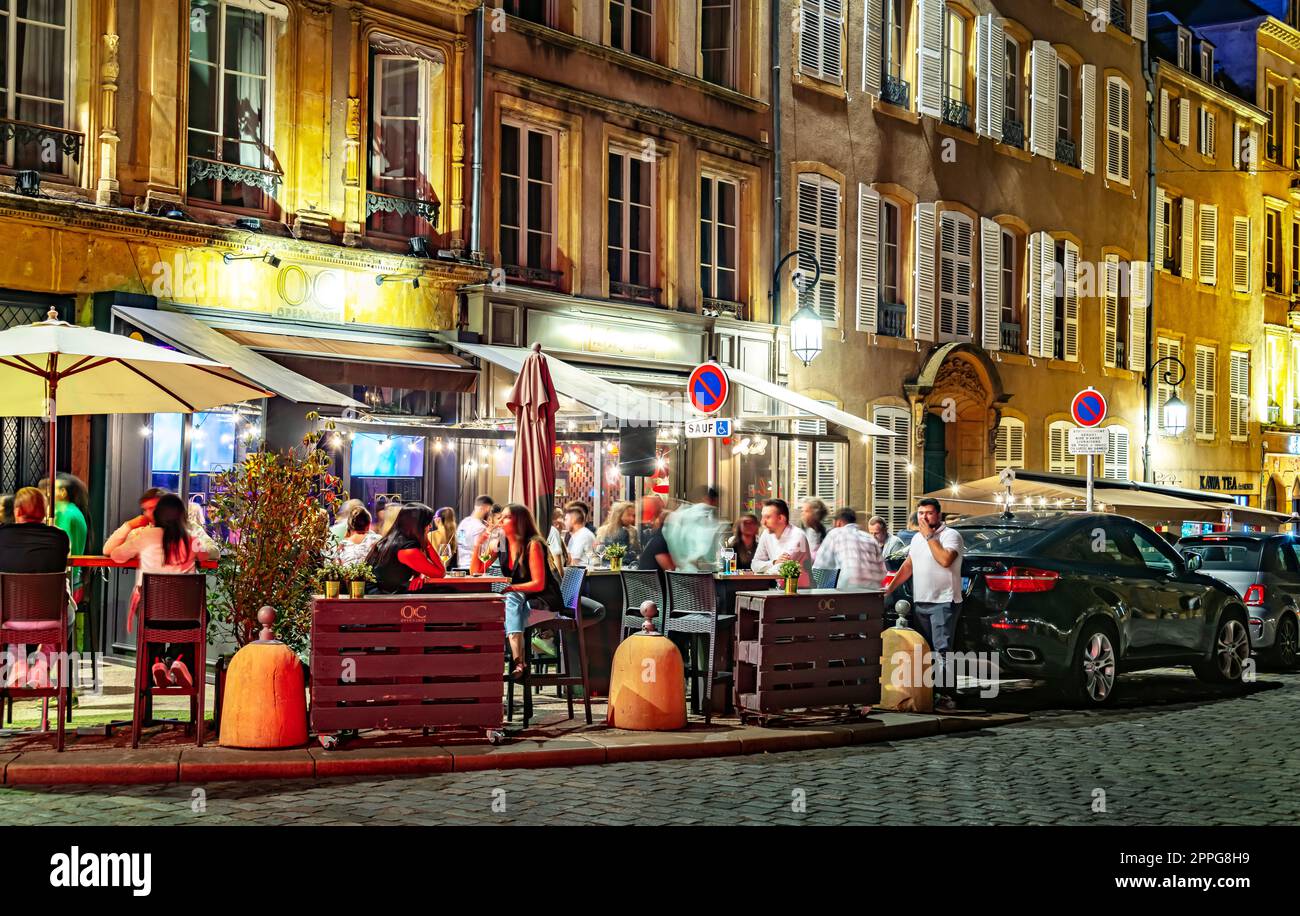 Restaurants in the Old Town of Metz in the night Stock Photo Alamy