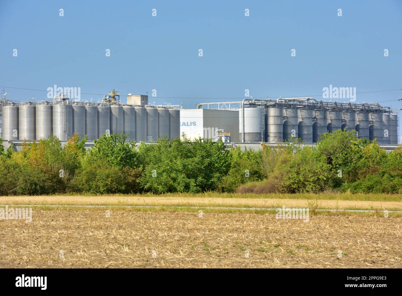 Raffinerie der OMV in Schwechat, NiederÃ¶sterreich - OMV refinery in ...